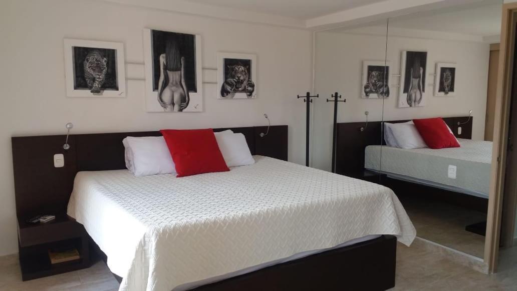 Apartasuites Av Μεντεγίν Εξωτερικό φωτογραφία